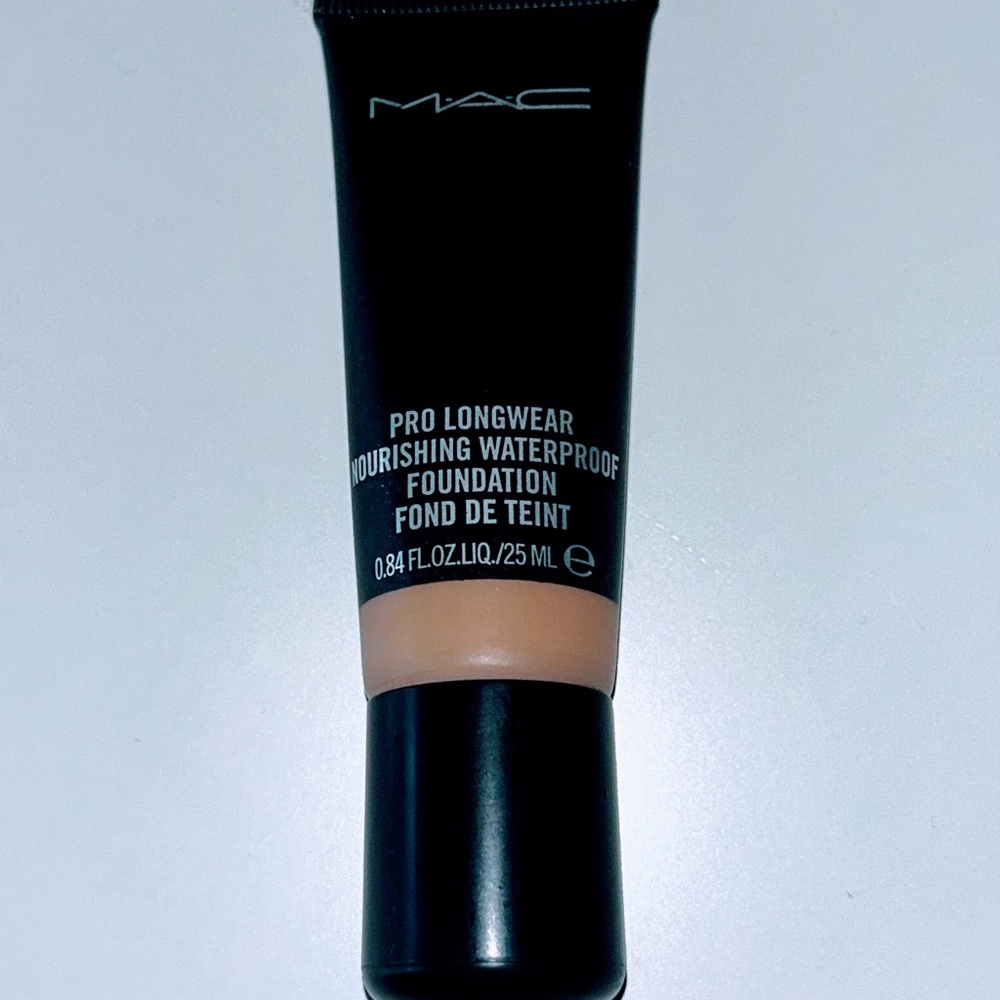 MAC NC 35 Pro Longwear Waterproof Foundation Used 1 time